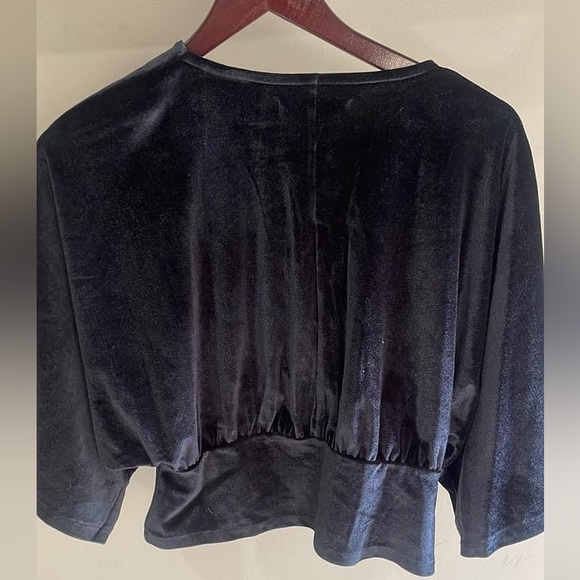 OAK + FORT BLACK VELVETY TOP SIZE SMALL NWOT - Picture 2 of 3